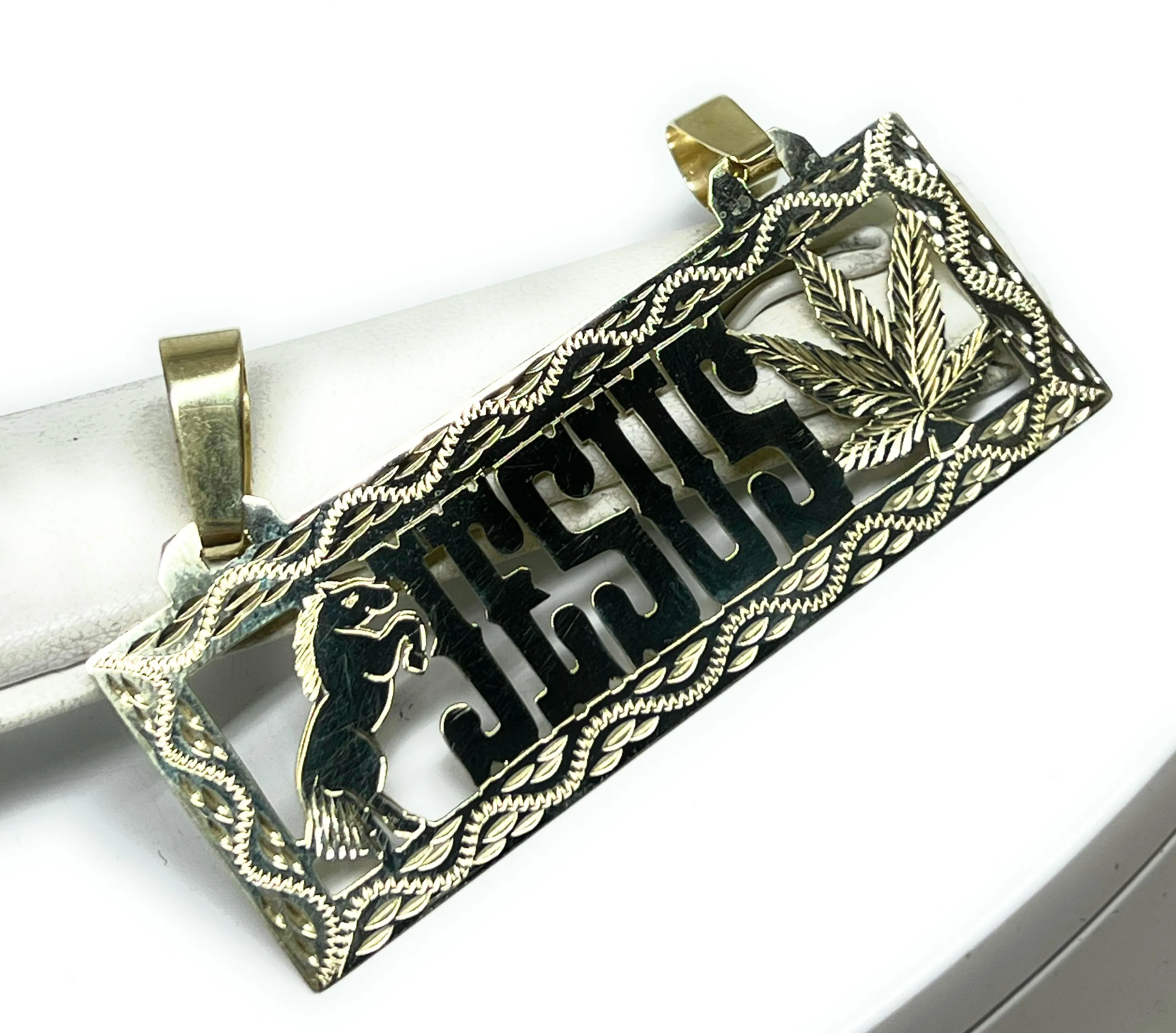 10k Solid Gold Custom VAQUERO STYLE HORSE AND GREEN LEAF LARGE Nameplate Pendant (9g)