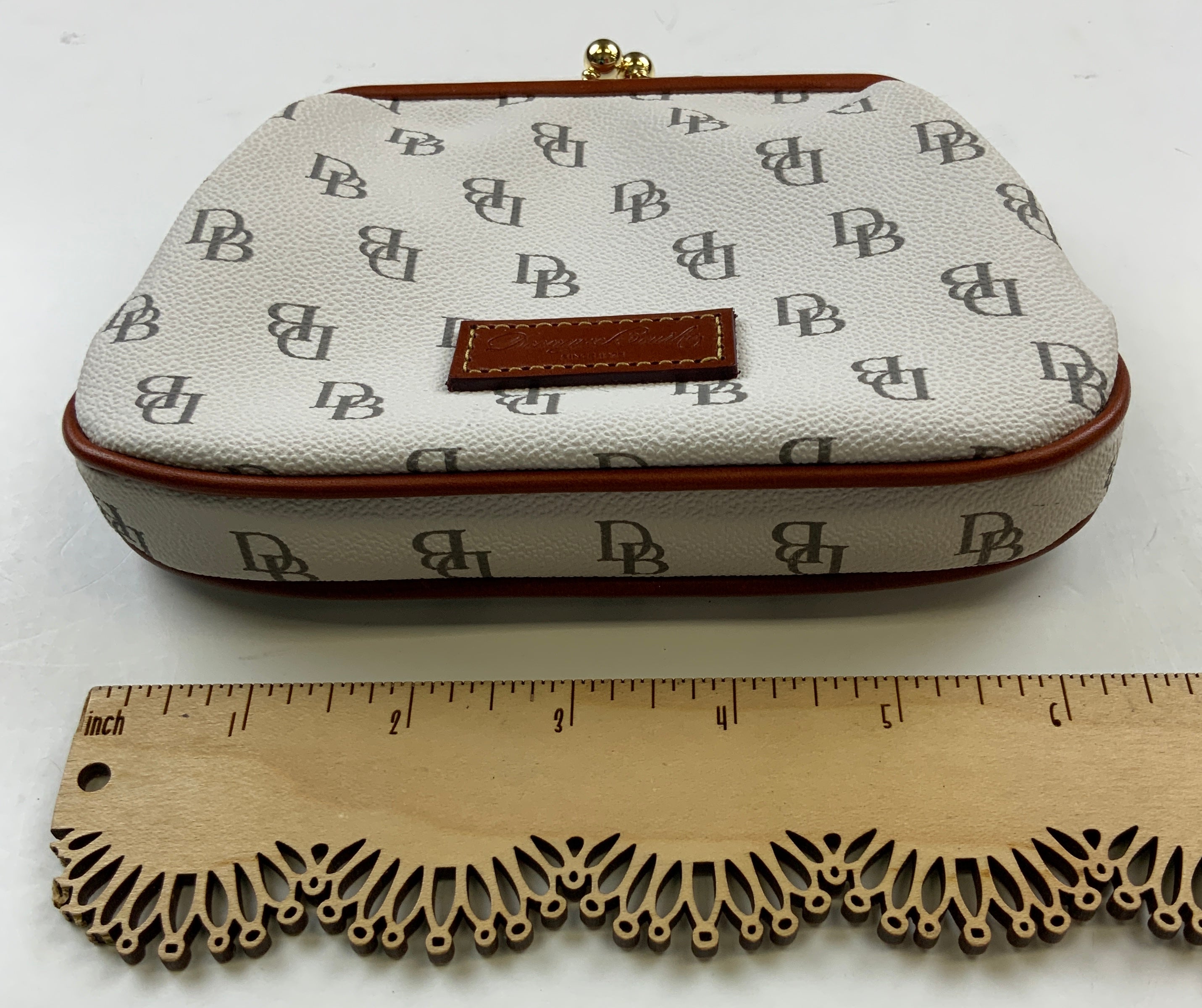 Coin Purse Designer By Dooney And Bourke  Size: Large