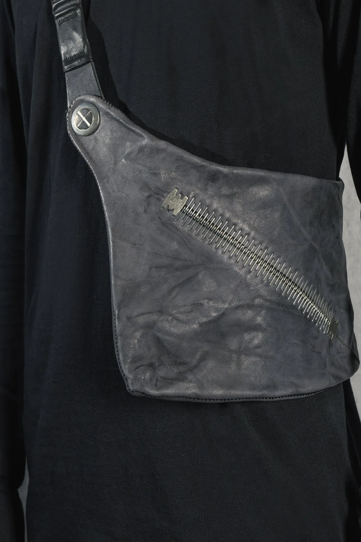 CROSSBODY GREY REFLECTIVE LEATHER BAG