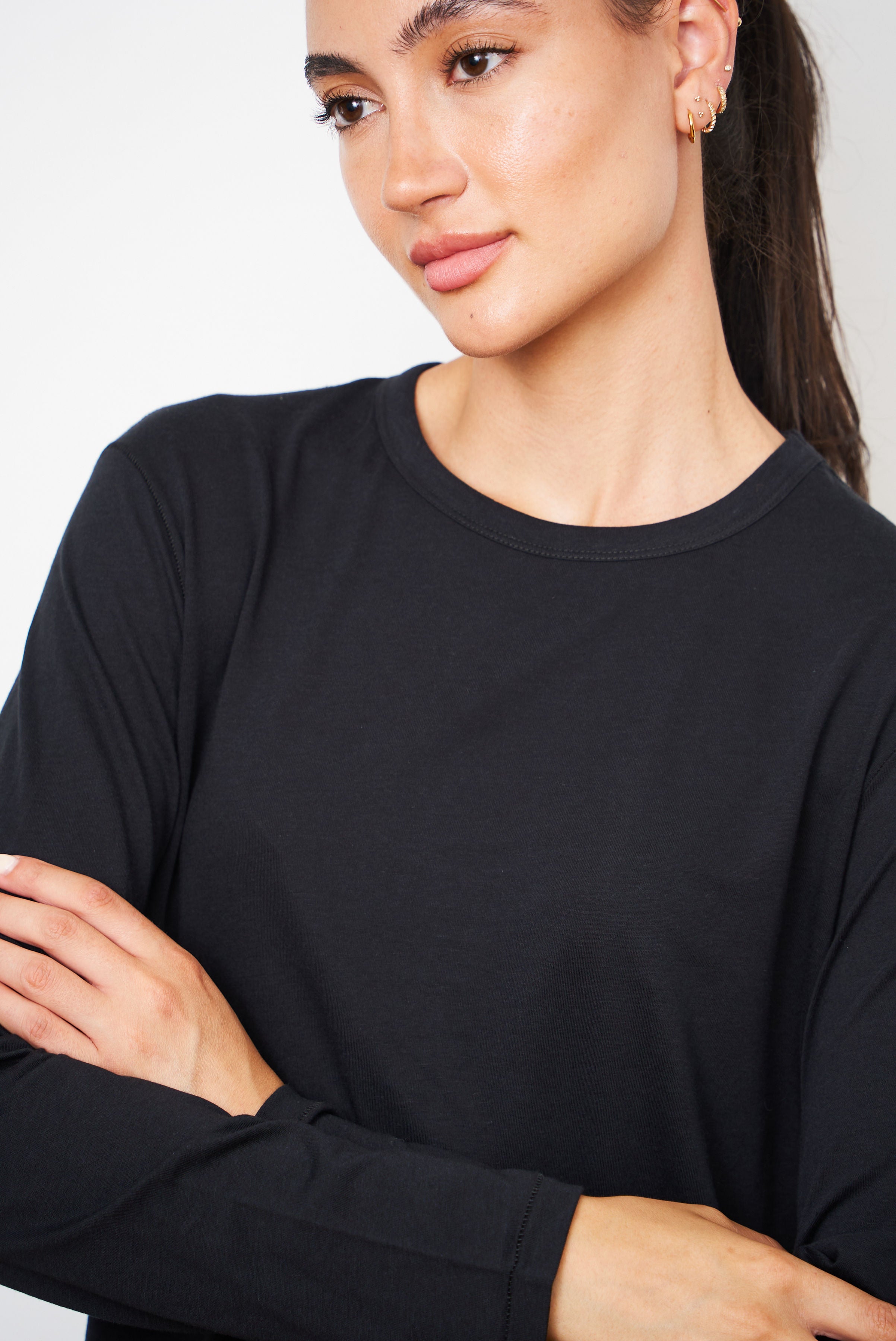 Lyocell Cotton Long Sleeve Semi Relaxed Crewneck in Noir