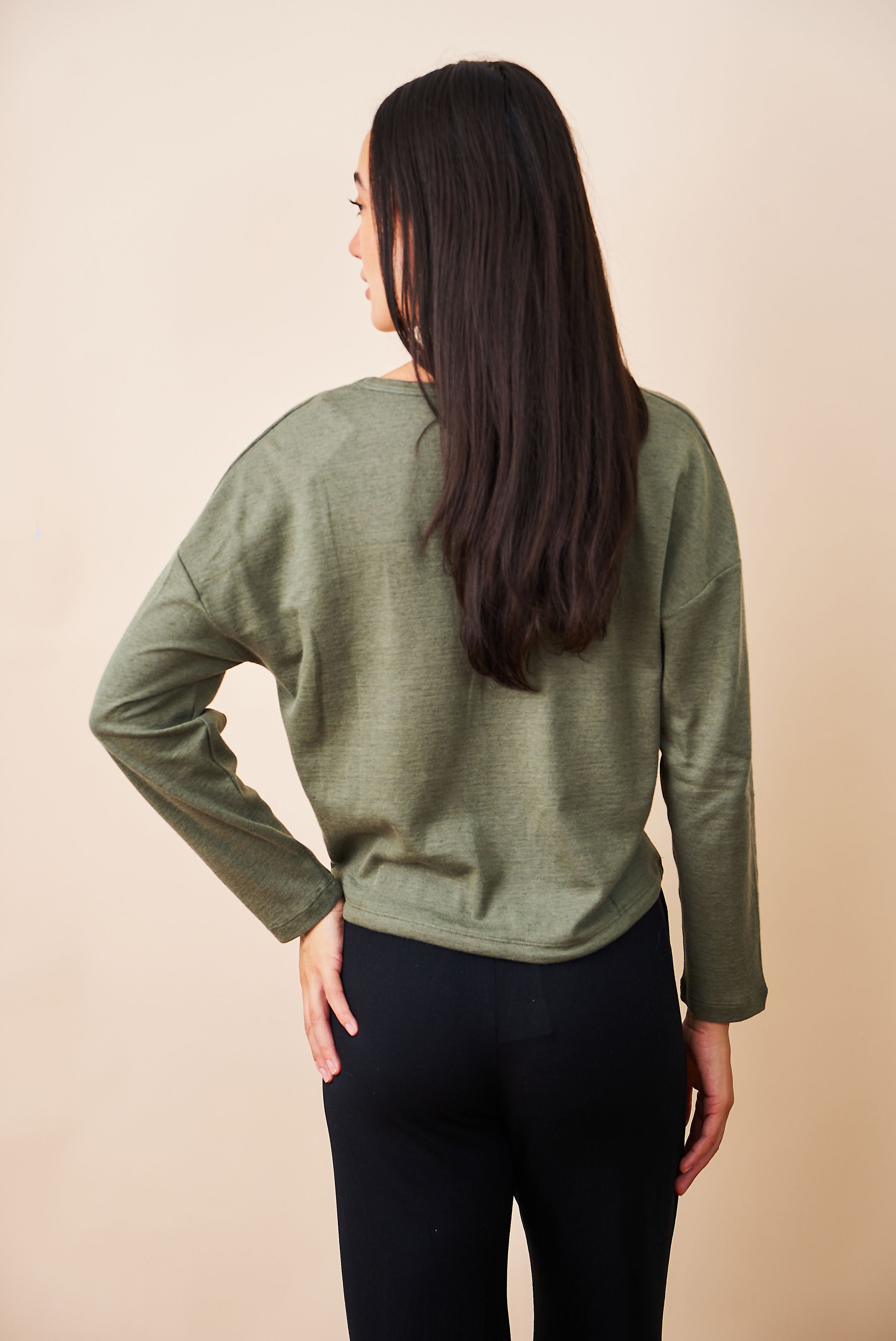 Majestic Cotton/Cashmere Drawstring Crewneck in Mousse