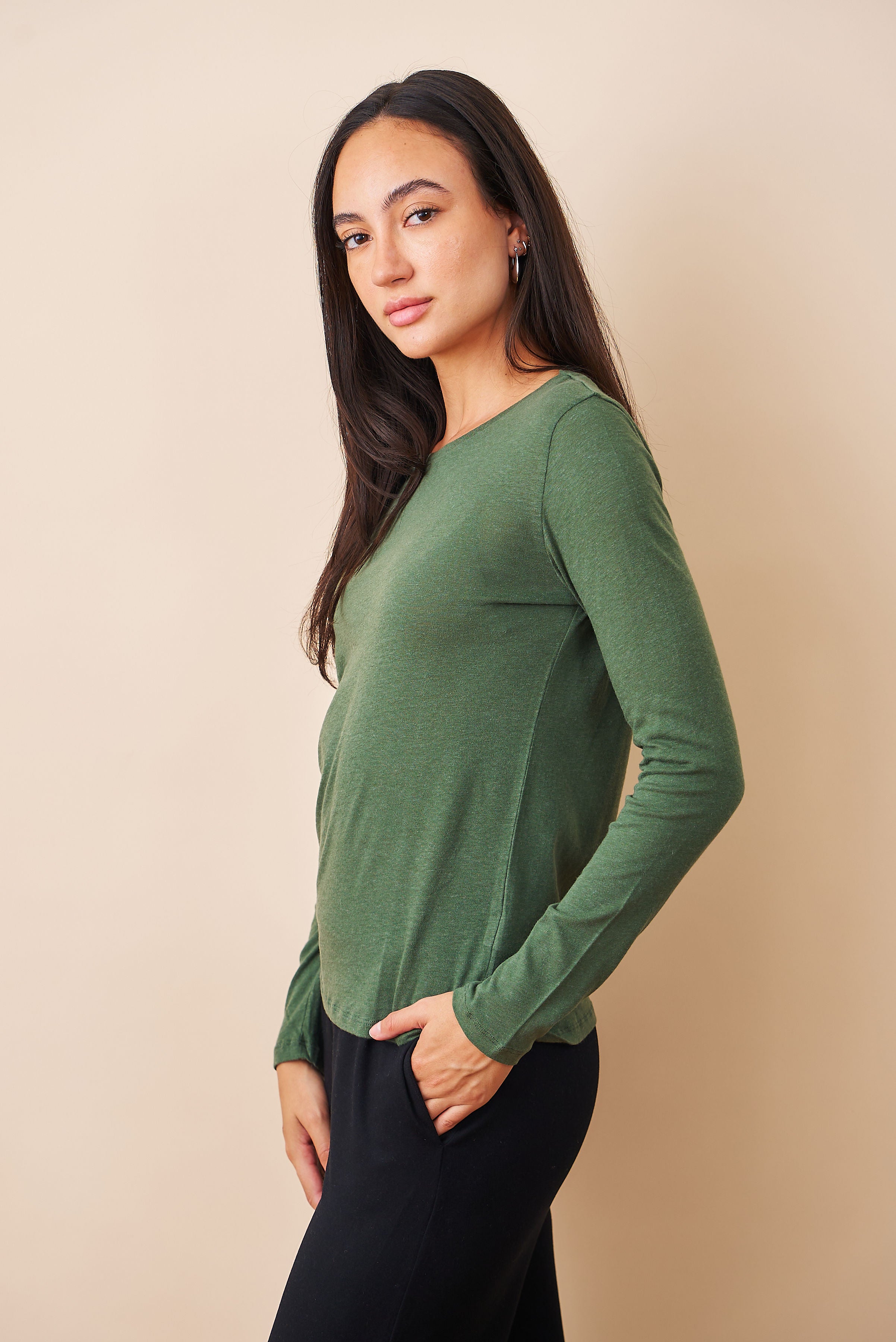 Majestic Cotton/Cashmere Long Sleeve Crewneck in Mousse