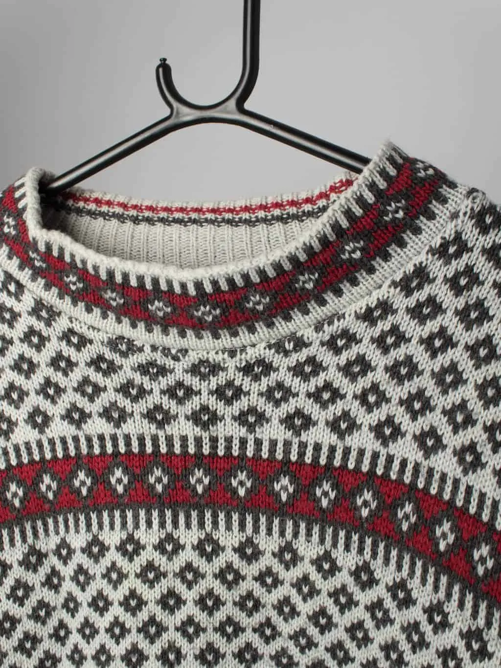 Mens vintage Nordic style knitted ski jumper with snowflake pattern by Tantum O.N – Medium / Large