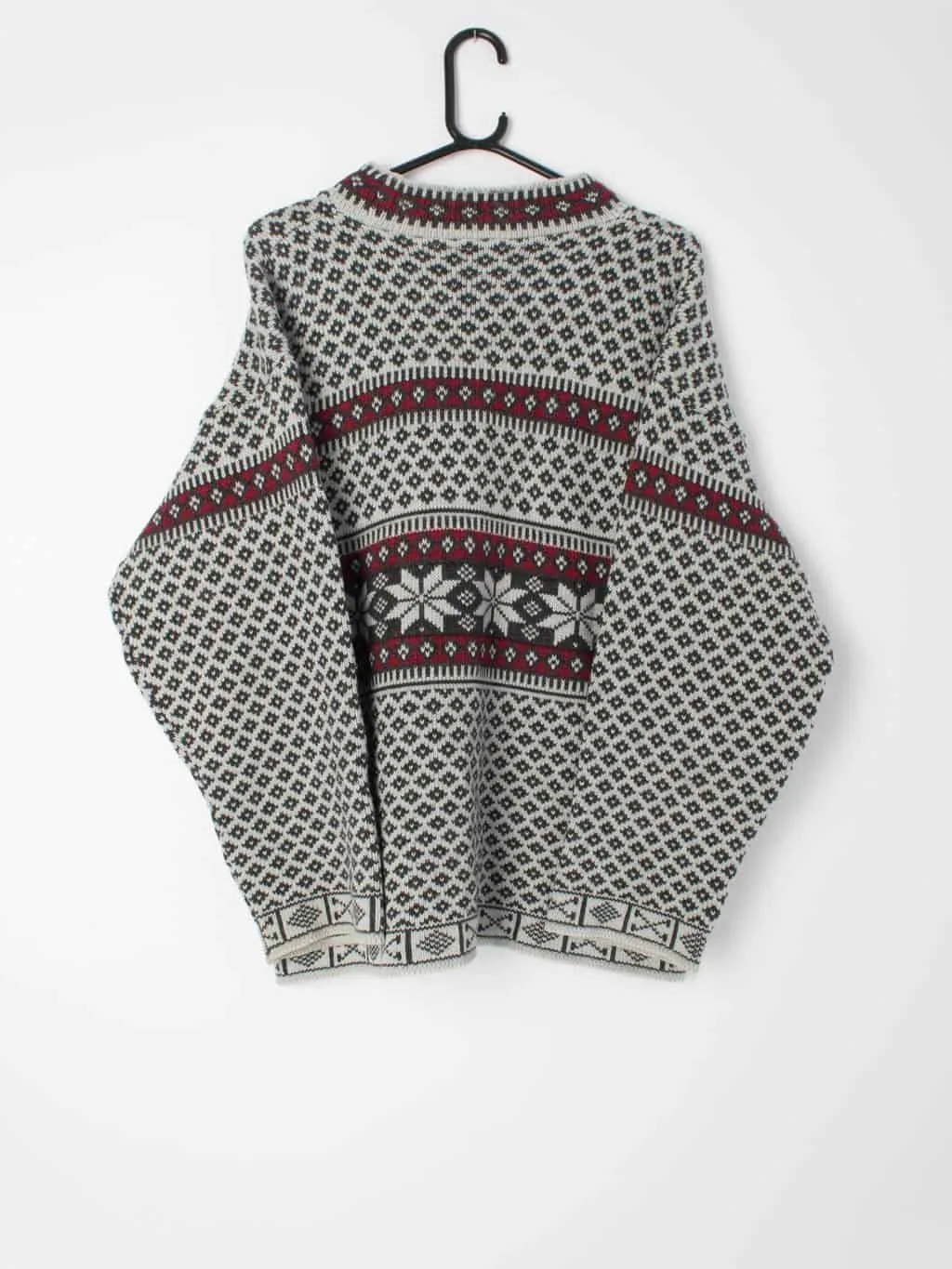 Mens vintage Nordic style knitted ski jumper with snowflake pattern by Tantum O.N – Medium / Large