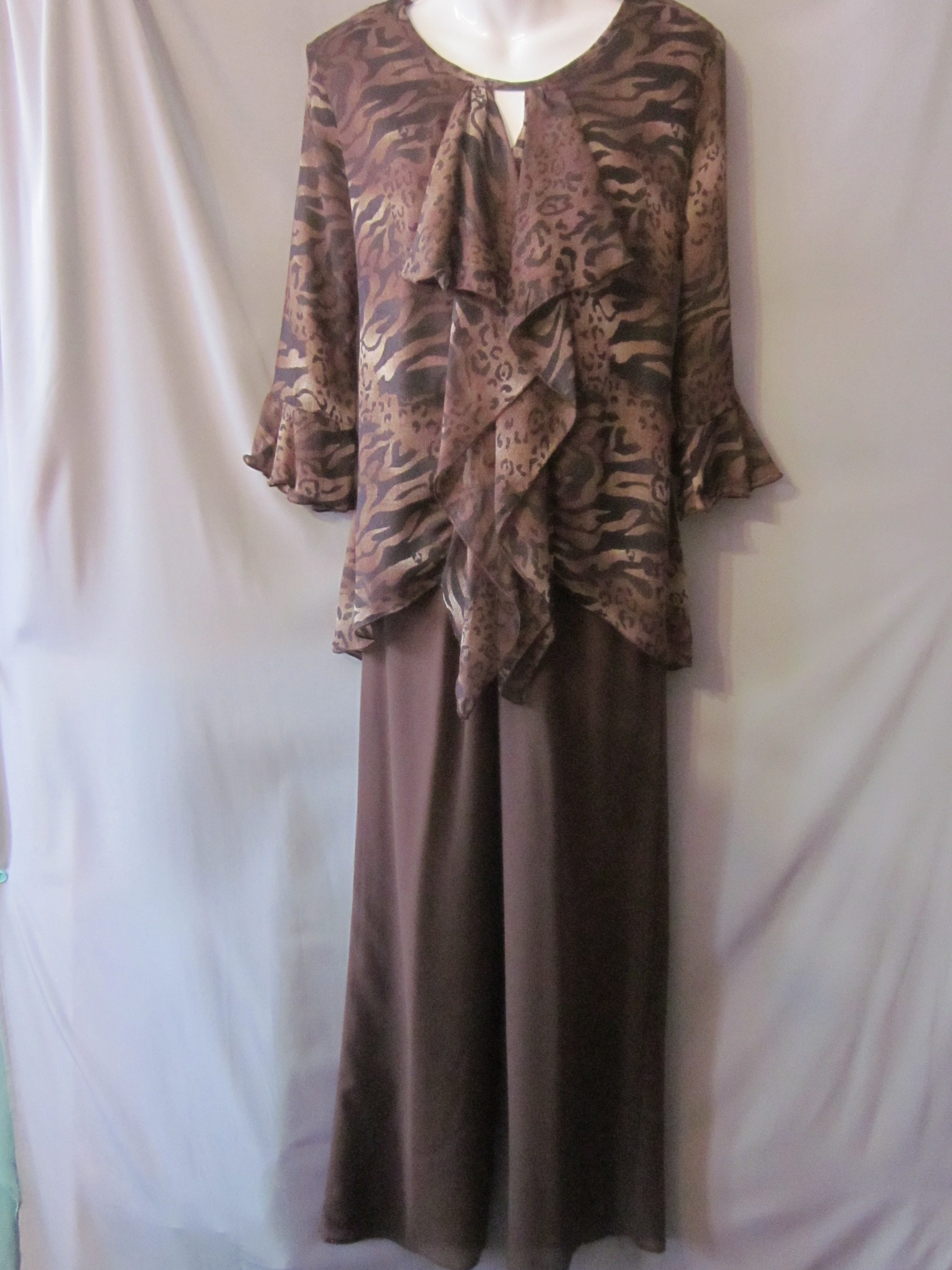 Pantsuit Size Large Style 3932