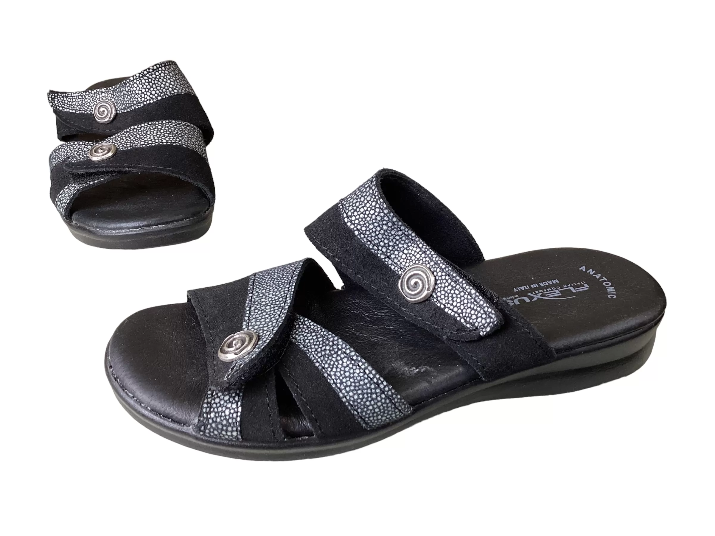 Sandals Flats By Clothes Mentor  Size: 6